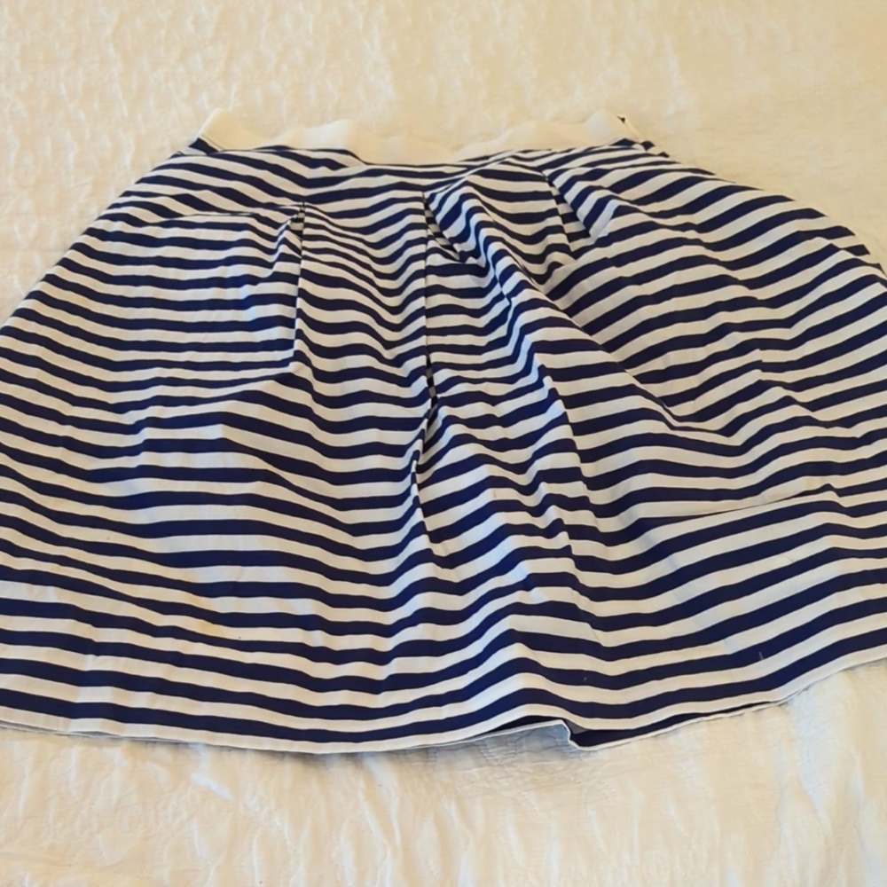 Loft Navy and white striped pleated midi skirt. It comes from a smoke-free home.
